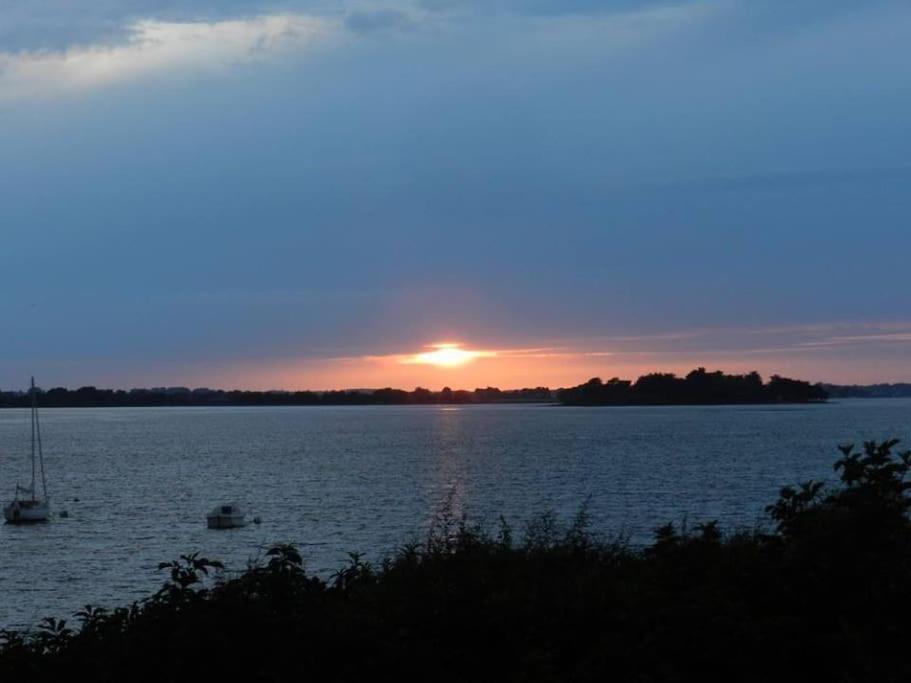 Meuble Sur L'Ile De Tascon A 300 M De La Plage Saint-Armel Kültér fotó